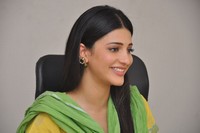 Shruti Hassan Latest Images
